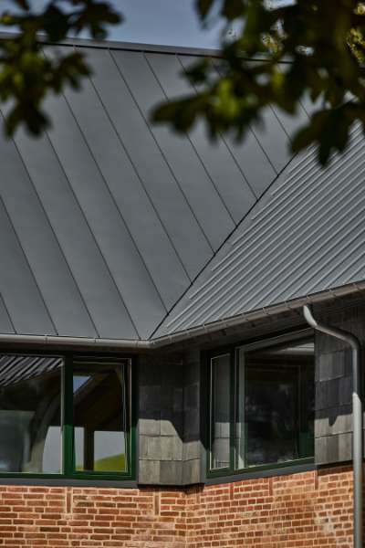 Steel-Clad Roof by the Shores of Mossø, Alkenvej 45, 8660 Skanderborg, Denmark